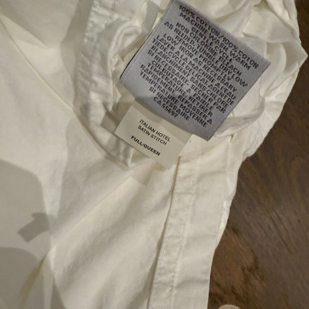 Restoration Hardware - Italian Hotel Satin Stitch White Duvet Cover - Queen - Picture 4 of 4
